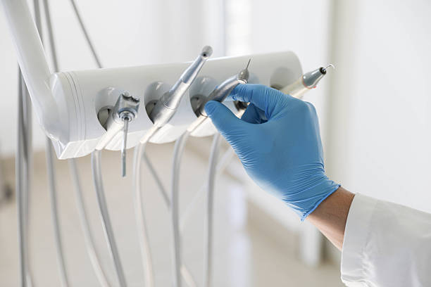 Professional Emergency Dentist technician working in Tangelo Park, FL